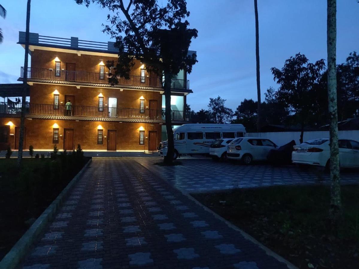 קאלפטה Dolphin Enclave Service Studio Apartments מראה חיצוני תמונה