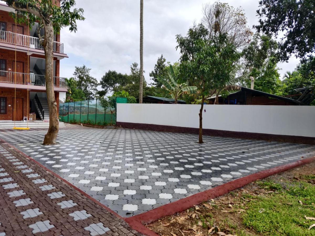 קאלפטה Dolphin Enclave Service Studio Apartments מראה חיצוני תמונה