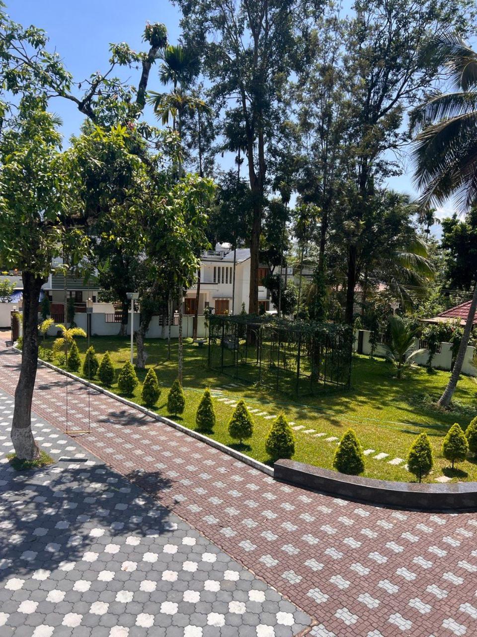 קאלפטה Dolphin Enclave Service Studio Apartments מראה חיצוני תמונה