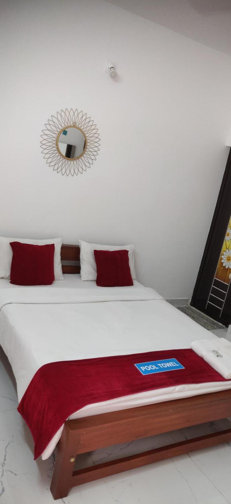 קאלפטה Dolphin Enclave Service Studio Apartments מראה חיצוני תמונה