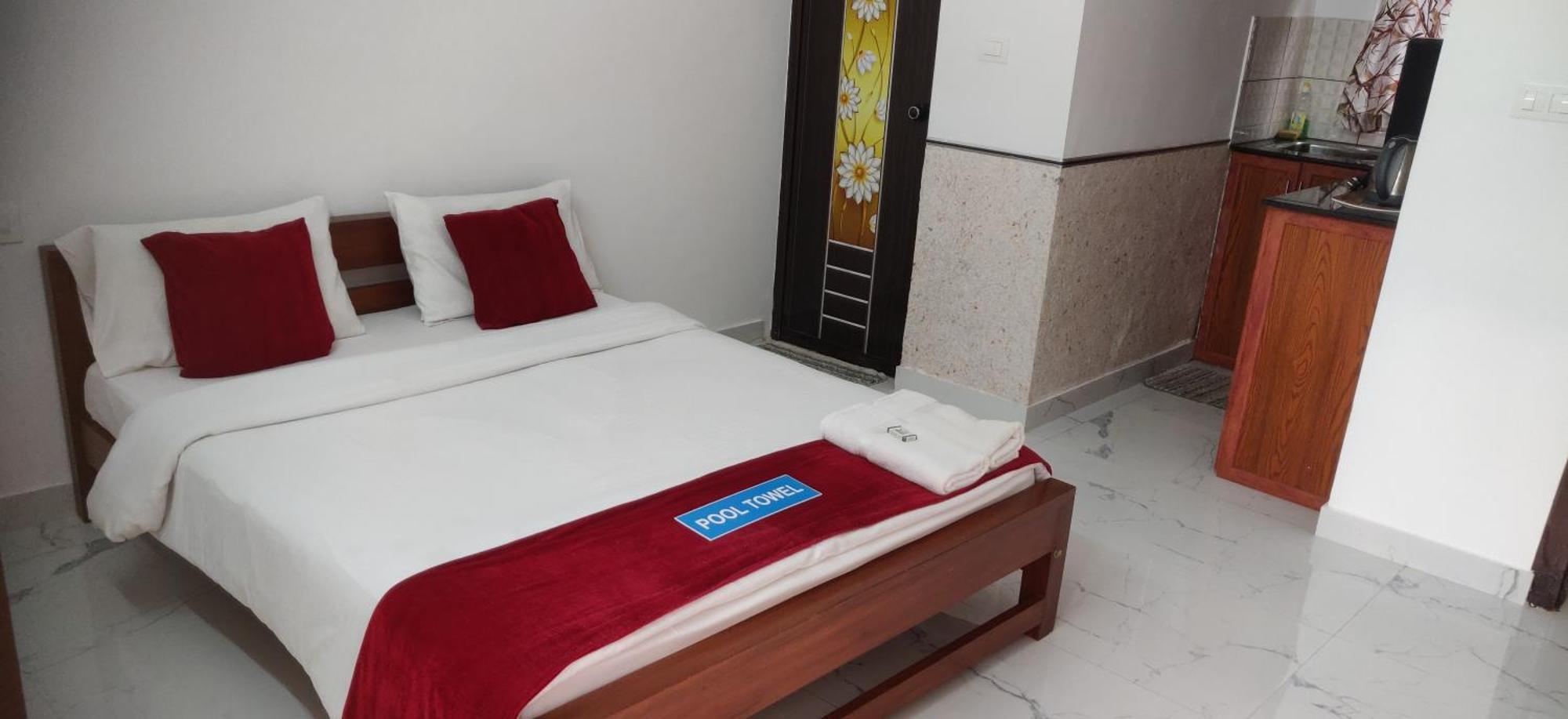 קאלפטה Dolphin Enclave Service Studio Apartments מראה חיצוני תמונה