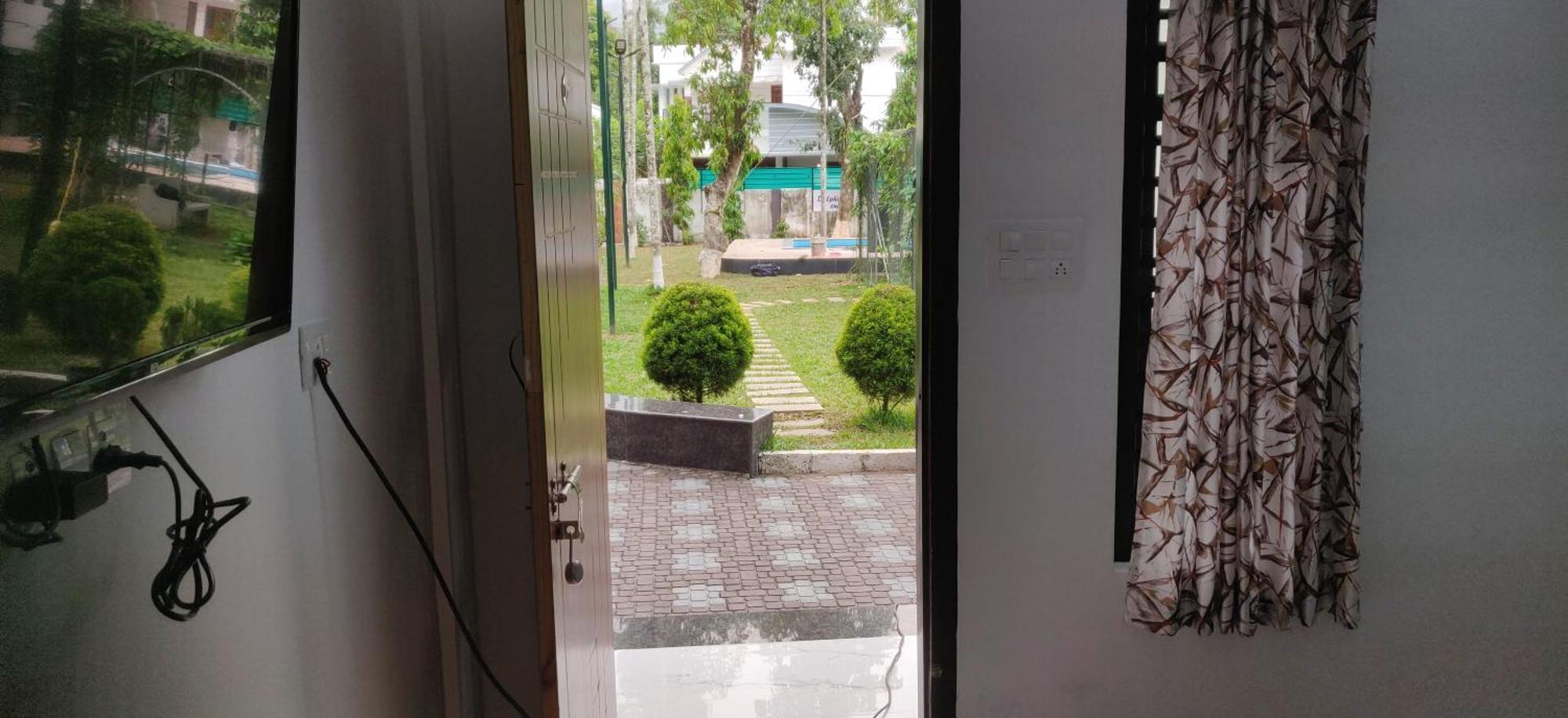 קאלפטה Dolphin Enclave Service Studio Apartments מראה חיצוני תמונה