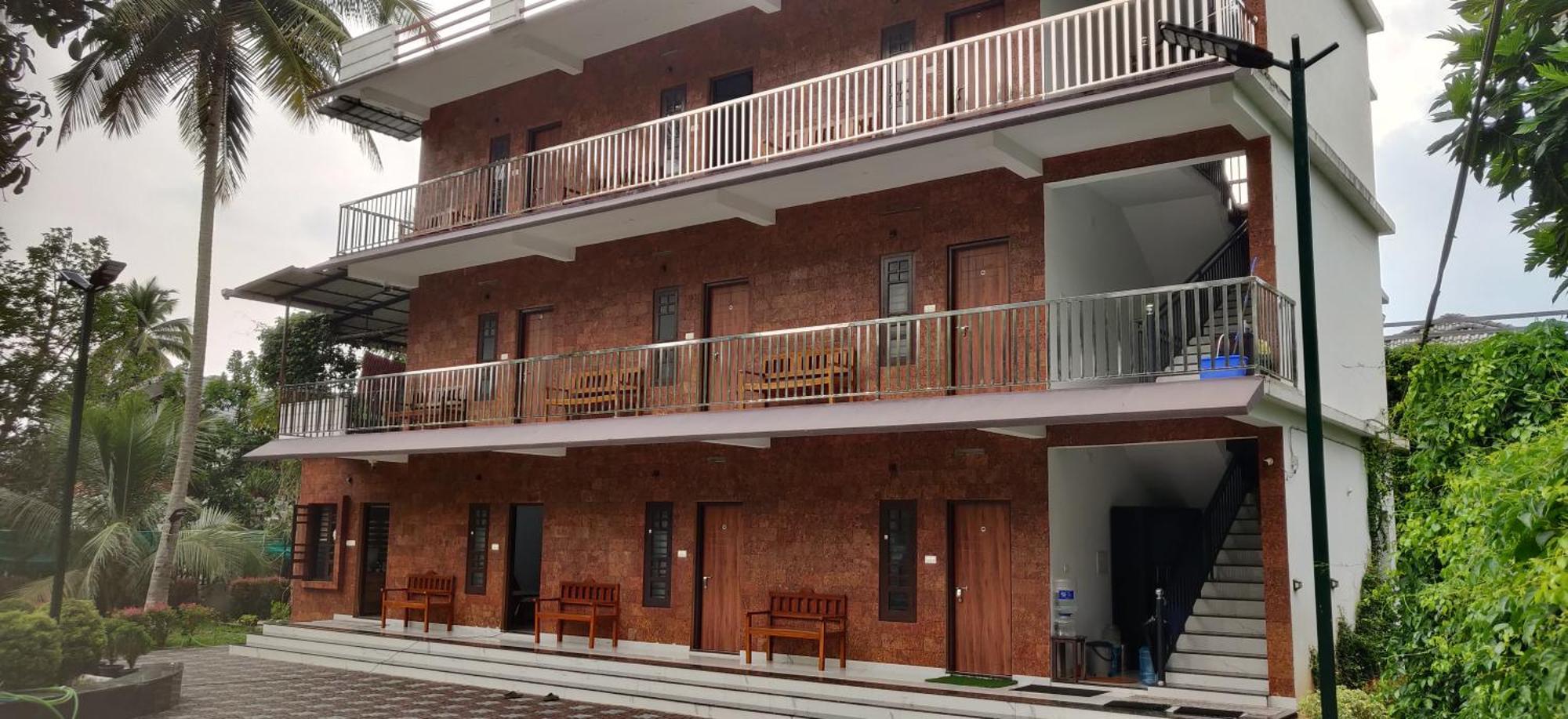 קאלפטה Dolphin Enclave Service Studio Apartments מראה חיצוני תמונה
