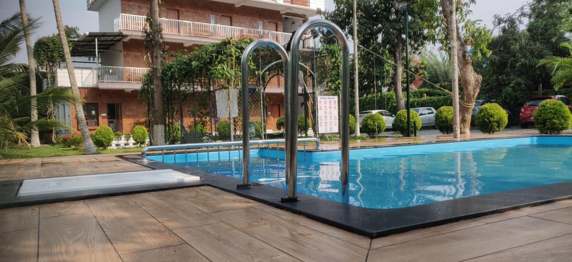 קאלפטה Dolphin Enclave Service Studio Apartments מראה חיצוני תמונה