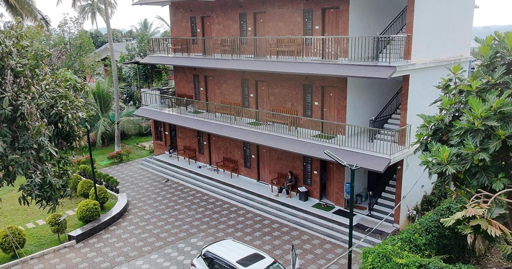 קאלפטה Dolphin Enclave Service Studio Apartments מראה חיצוני תמונה