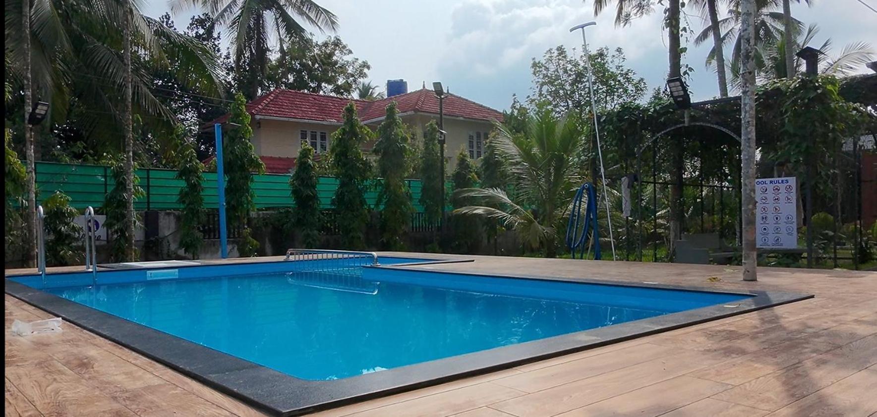 קאלפטה Dolphin Enclave Service Studio Apartments מראה חיצוני תמונה