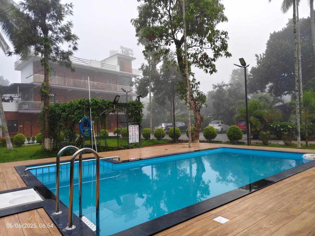 קאלפטה Dolphin Enclave Service Studio Apartments מראה חיצוני תמונה